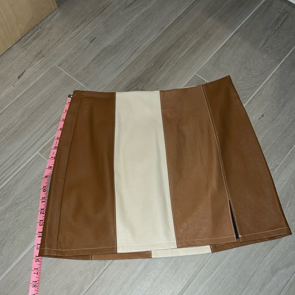 New Lelis size Large brown/ cream skirt. With tags.